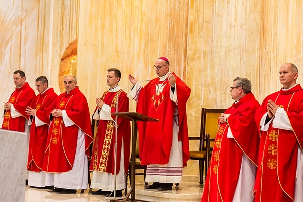 ▲	Wspólnej modlitwie przewodniczył bp Janusz Ostrowski.