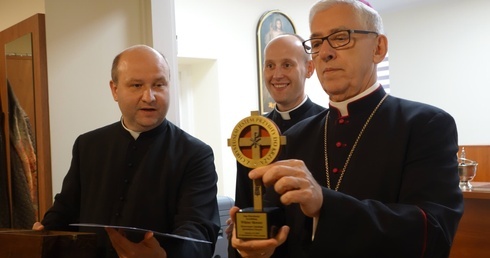 Katowice: Abp Skworc pobłogosławił nową siedzibę Apostolstwa Chorych