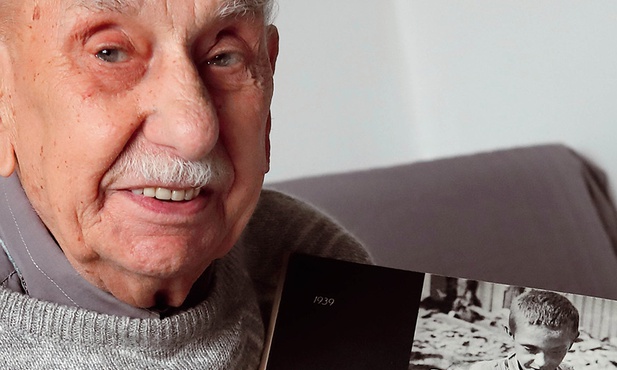 Zygmunt Aksienow, chłopiec z kanarkiem, ma już 89 lat.