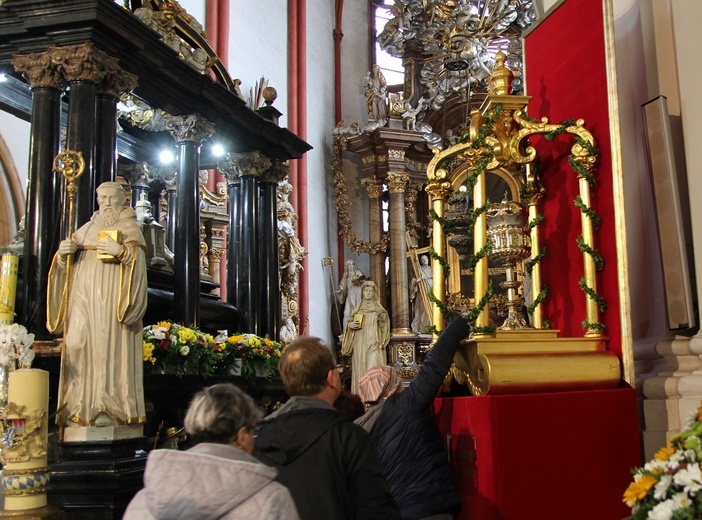 Pielgrzymka chorych do grobu św. Jadwigi