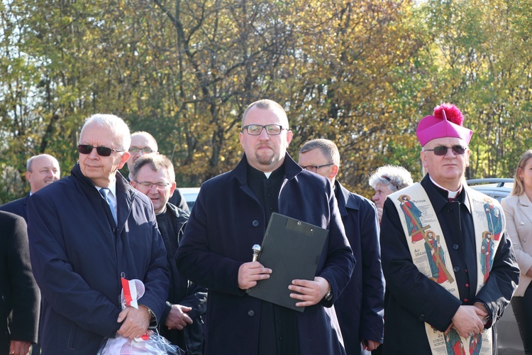 Lechowo. Szkole nadano imię św. Jana Pawła II