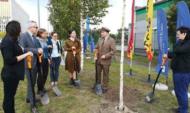 Katowice. Zainaugurowano 17. edycję Święta Drzewa [ZDJĘCIA]