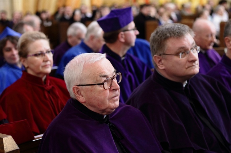 Doktorat honoris causa UPJPII dla kard. Zenona Grocholewskiego