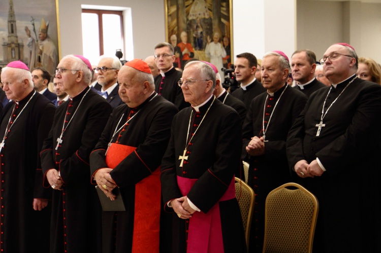 Doktorat honoris causa UPJPII dla kard. Zenona Grocholewskiego