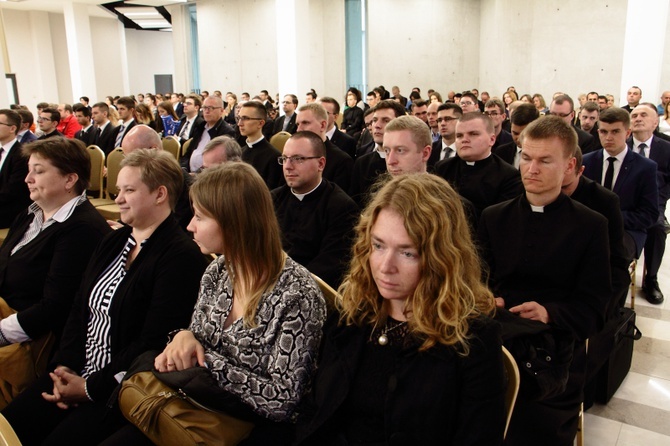 Doktorat honoris causa UPJPII dla kard. Zenona Grocholewskiego