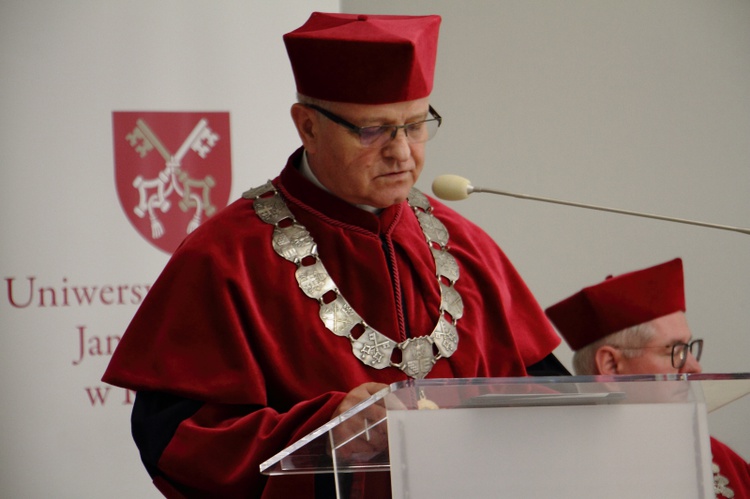 Doktorat honoris causa UPJPII dla kard. Zenona Grocholewskiego