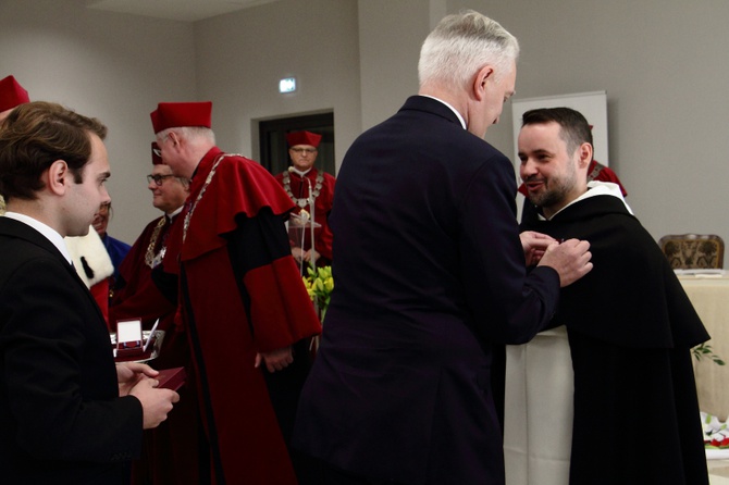 Doktorat honoris causa UPJPII dla kard. Zenona Grocholewskiego