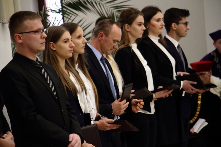 Doktorat honoris causa UPJPII dla kard. Zenona Grocholewskiego