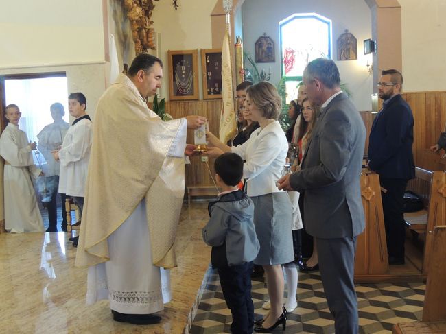 Groble, kościół parafialny. Dzień patrona szkoły.