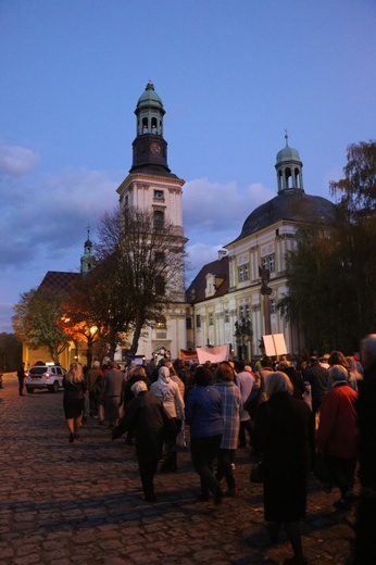 Pielgrzymka mieszkańców Trzebnicy do grobu św. Jadwigi