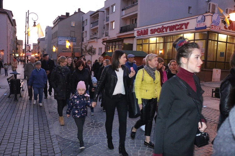 Pielgrzymka mieszkańców Trzebnicy do grobu św. Jadwigi