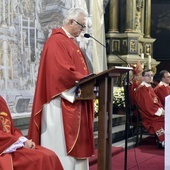 Ks. Majda głoszący homilię w czasie Mszy św. imieninowej bp. Ignacego.