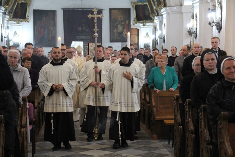 Konsekrowani i przyszli księża u patronki Dolnego Śląska