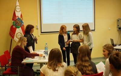 Trzyosobowe drużyny odpowiadały na pytania m.in. z historii Lwowa.