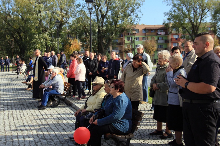 Poświęcenie rynku i kolumny maryjnej w Kietrzu