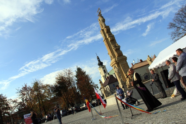 Poświęcenie rynku i kolumny maryjnej w Kietrzu