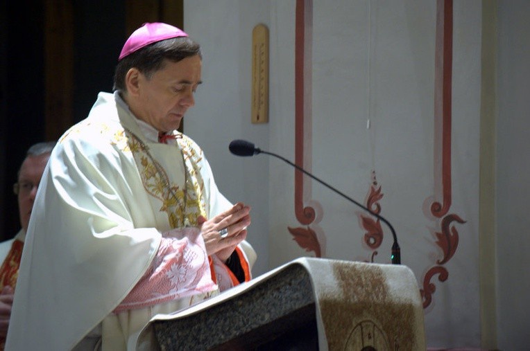 Najciekawsze zdjęcia z bp. Adamem Bałabuchem z GN