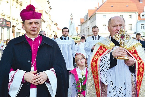 Najciekawsze zdjęcia z bp. Adamem Bałabuchem z GN