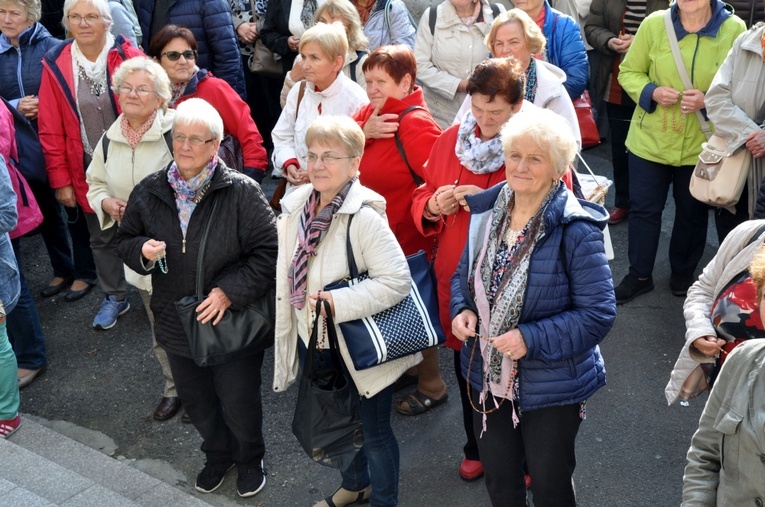 Pielgrzymka Żywego Różańca na Górę Świętej Anny