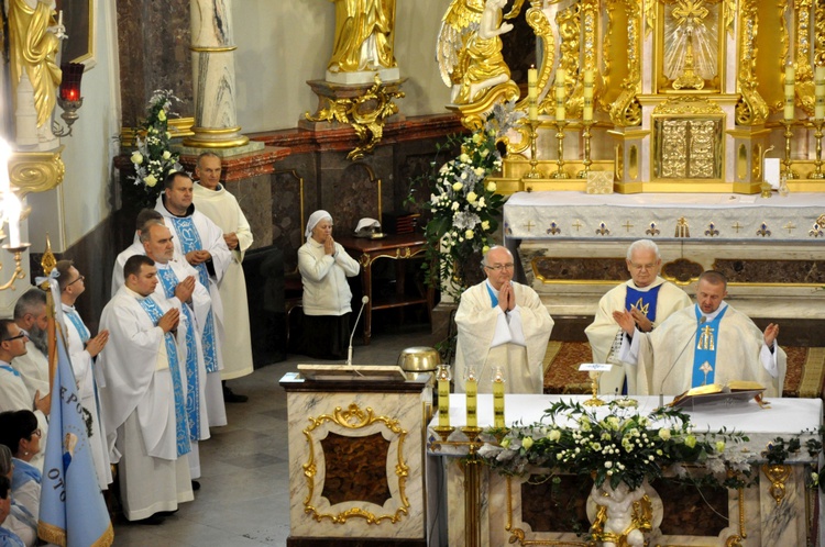 Pielgrzymka Żywego Różańca na Górę Świętej Anny