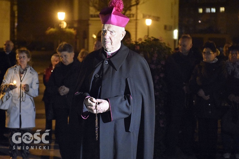 Procesja różańcowa w Świdnicy