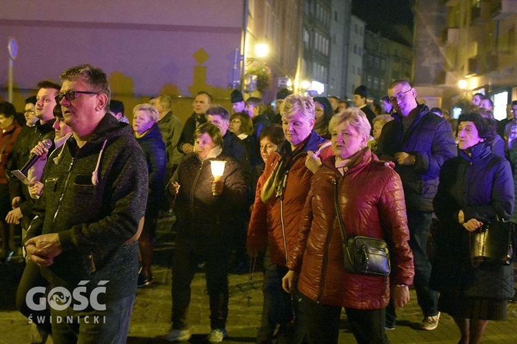 Procesja różańcowa w Świdnicy