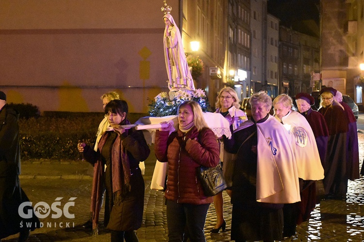 Procesja różańcowa w Świdnicy