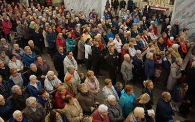 W diecezji świdnickiej w niedzielnej Mszy św. uczestniczy niespełna 1/3 wiernych. Jedynie z wyjątkowych okazji kościoły wypełniają się po brzegi.