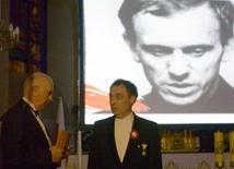Chwila przed rozpoczęciem koncertu ku czci bł. ks. Jerzego Popiełuszki. Od lewej: Georgij Agratina i Robert Grudzień.