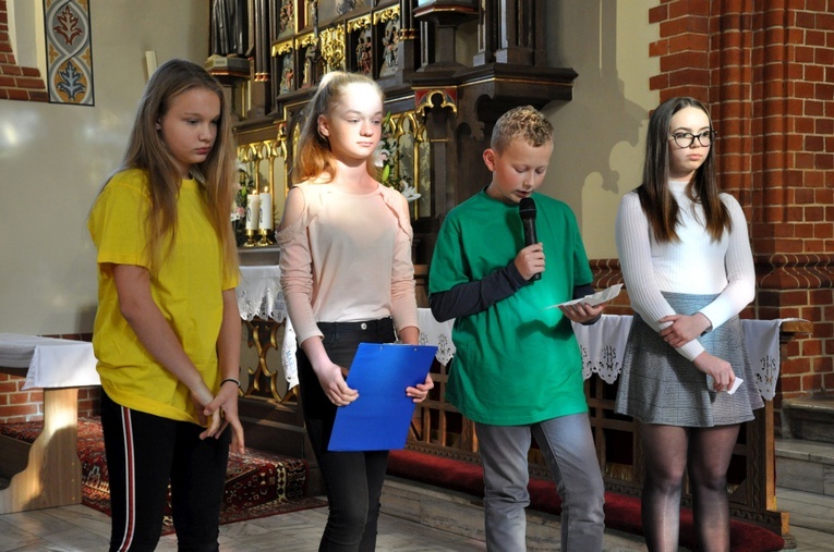 20-lecie Szkolnego Kółka Różańcowego w Walcach