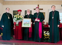 Przedstawiciel Stolicy Apostolskiej wyjaśniał swoją rolę w naszym kraju i dodał, że pełni tu także funkcję dziekana Korpusu Dyplomatycznego.