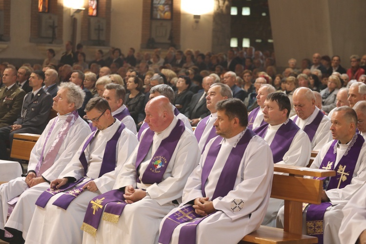 Ostatnie pożegnanie śp. ks. mjr. Krzysztofa Strauba 