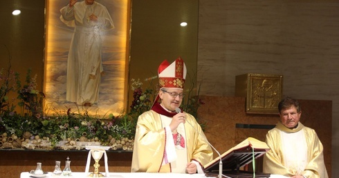 Odpust św. Jana Pawła II na lotnisku w Balicach