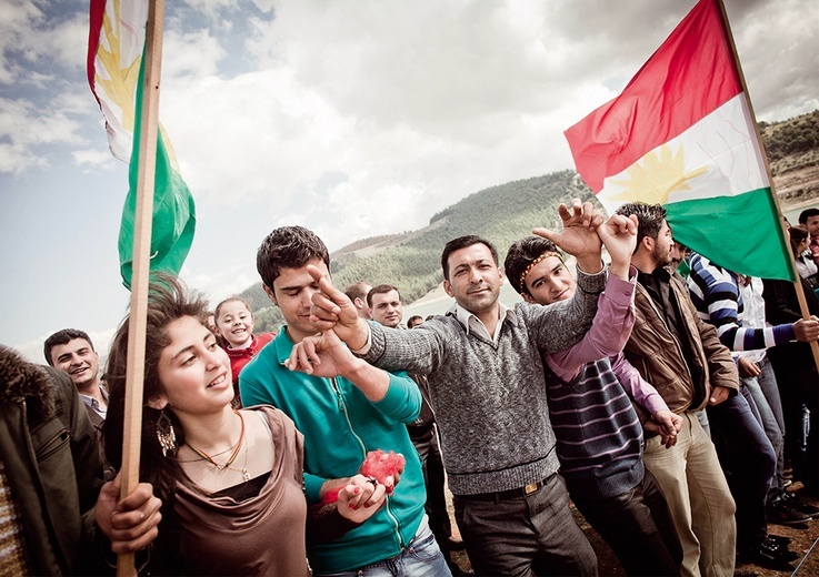 Na świecie jest ok. 40  mln ludzi narodowości kurdyjskiej. Zdecydowana większość z nich żyje na terytorium Turcji, Iraku, Iranu i Syrii.