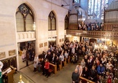 Kościół Matki Bożej Częstochowskiej w Londynie co niedzielę zapełnia się tłumem Polaków.