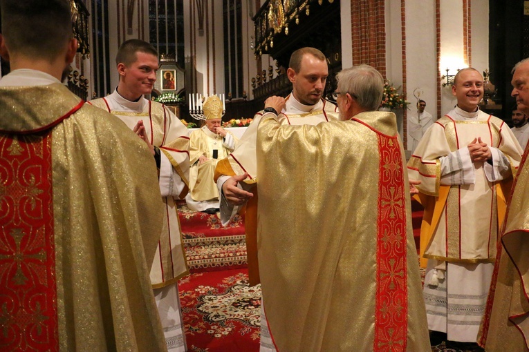 Święcenia trzech diakonów