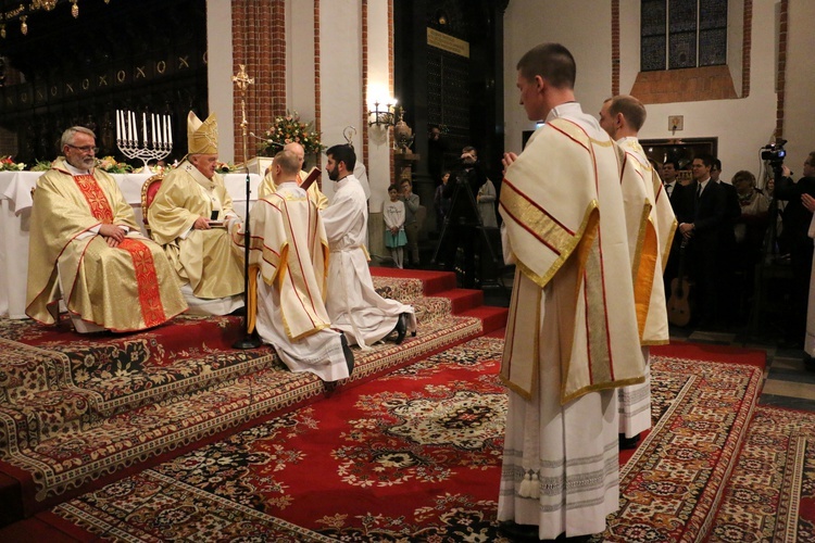 Święcenia trzech diakonów