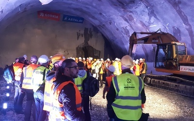 Pierwszy tunel na zakopiance przebity na wylot
