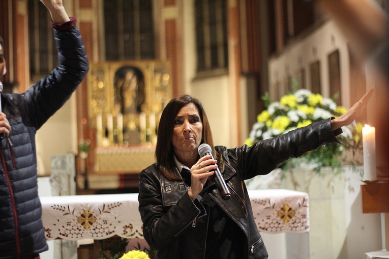 Wieczór Chwały z Marią Vadią