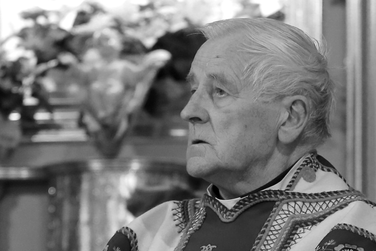 Śp. ks. prał. Kazimierz Malaga (1941-2019).