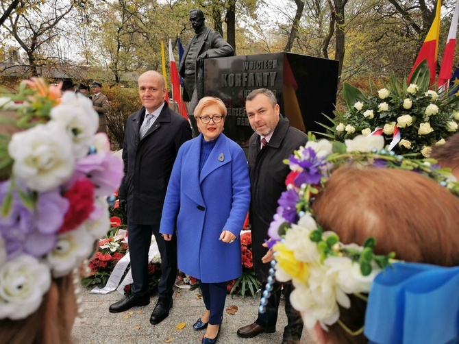 Prezydent Andrzej Duda odsłonił pomnik Wojciecha Korfantego