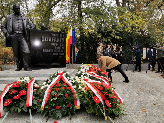 Prezydent Andrzej Duda odsłonił pomnik Wojciecha Korfantego