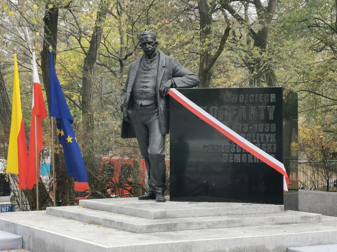 Prezydent Andrzej Duda odsłonił pomnik Wojciecha Korfantego