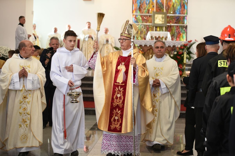 Pierwsza Msza św. w kościele pw. Miłosierdzia Bożego w Starym Sączu