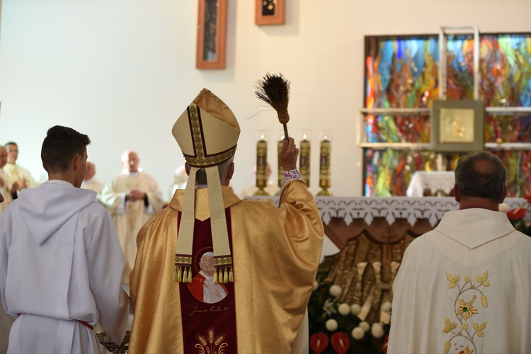 Pierwsza Msza św. w kościele pw. Miłosierdzia Bożego w Starym Sączu