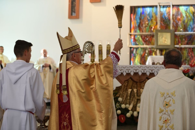 Pierwsza Msza św. w kościele pw. Miłosierdzia Bożego w Starym Sączu