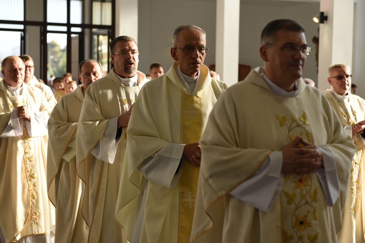 Pierwsza Msza św. w kościele pw. Miłosierdzia Bożego w Starym Sączu