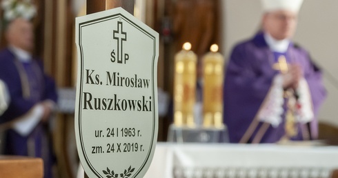 Pogrzeb ks. Mirosława Ruszkowskiego, cz. 1