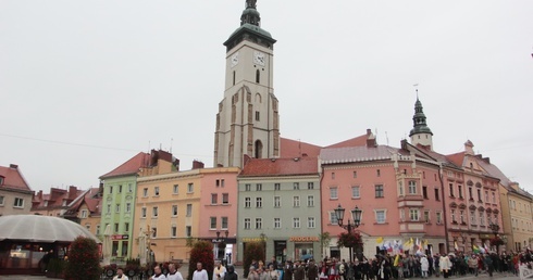 Złotoryja. Święci na ulicach