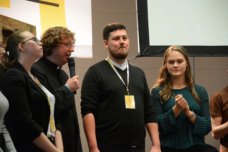 Ławka Go pod hasłem "Idzie nowe..."